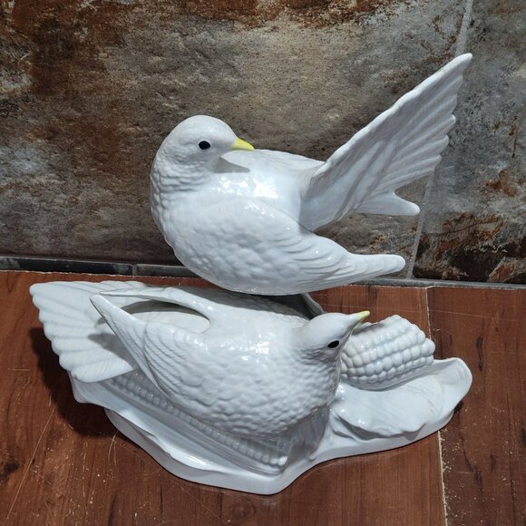 Vintage Large Porcelain Pair White Doves Bird Figurine Repaired - Picture 4 of 14